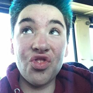 Meet your Posher, Abigail